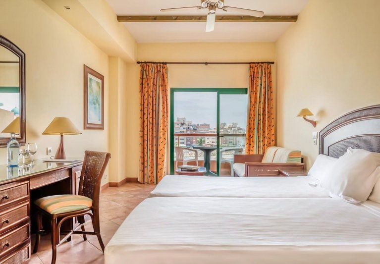 Costa de Almería utazás Colonial Mar