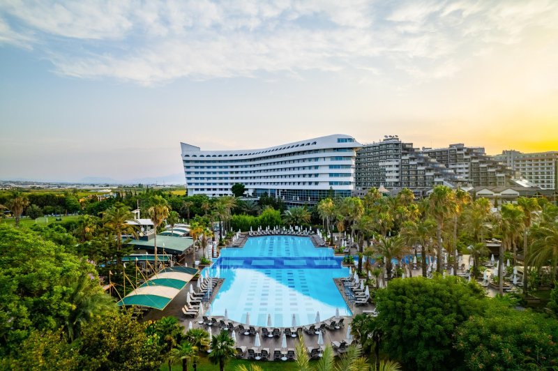 Antalya utazás Concorde De Luxe