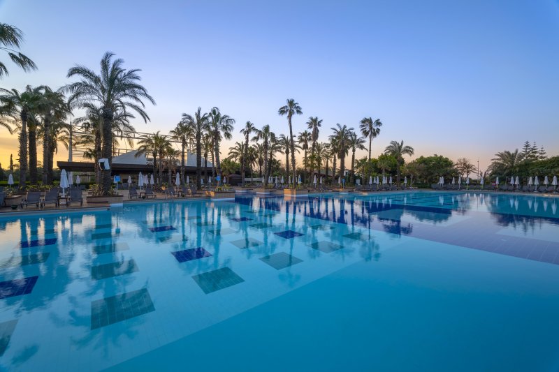 Antalya utazás Concorde De Luxe