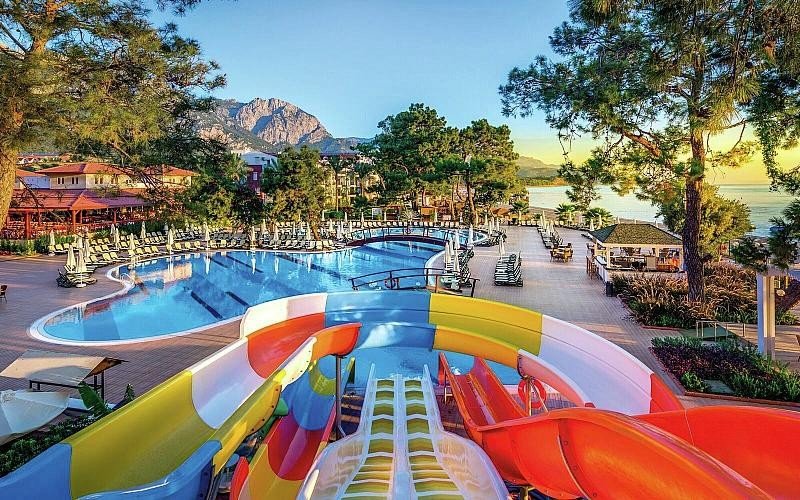 Kemer utazás Crystal Aura Beach Resort 