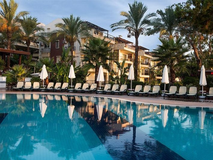 Kemer utazás Crystal Aura Beach Resort 