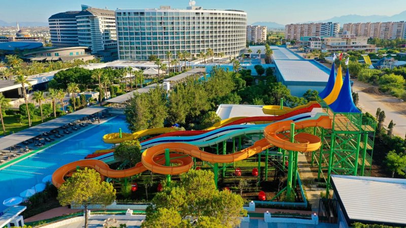 Antalya utazás Crystal Centro