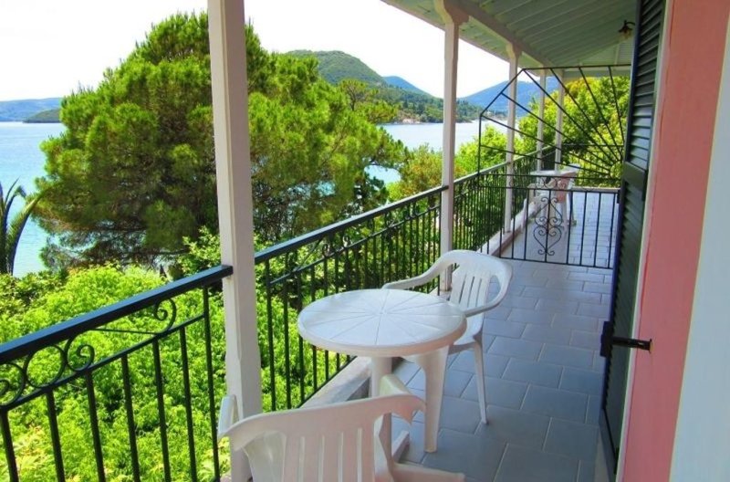 Lefkada-sziget utazás Delfini Penzion