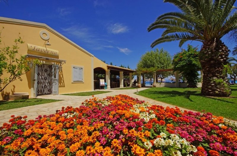 Korfu utazás Delfinia