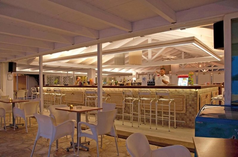 Korfu utazás Delfinia