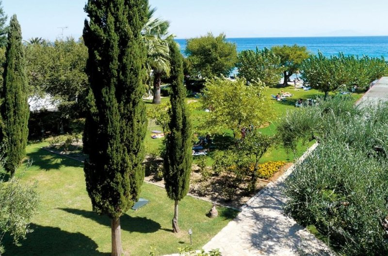 Korfu utazás Delfinia