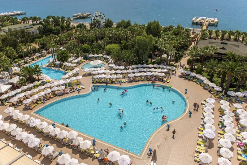 Alanya utazás Delphin Deluxe