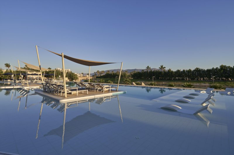 Szalála utazás Fanar Hotel & Residences