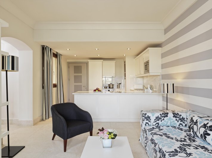 Szalála utazás Fanar Hotel & Residences