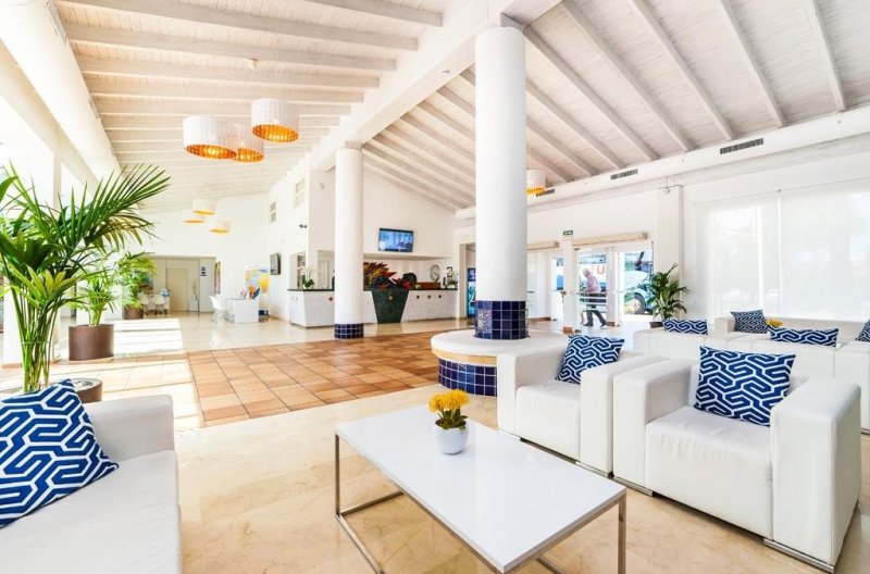 Mallorca utazás Globales Bouganvilla