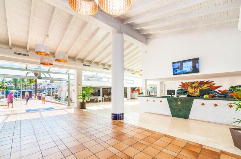 Mallorca utazás Globales Bouganvilla