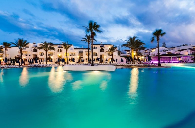 Mallorca utazás Globales Bouganvilla