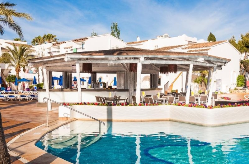 Mallorca utazás Globales Bouganvilla