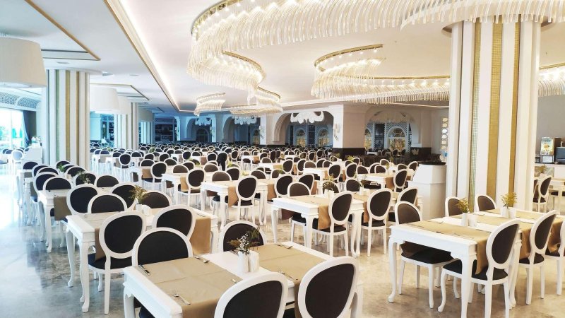 Alanya utazás Granada Luxury Beach