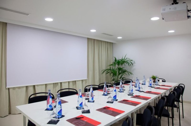 Mallorca utazás Hm Tropical