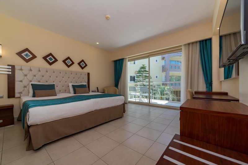 Side utazás Kamelya Aishen K. Club