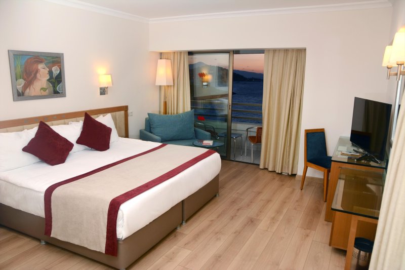 Kusadasi utazás Korumar De Luxe