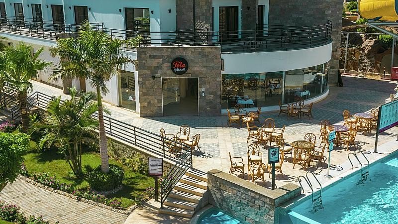 Hurghada utazás La Rosa Waves