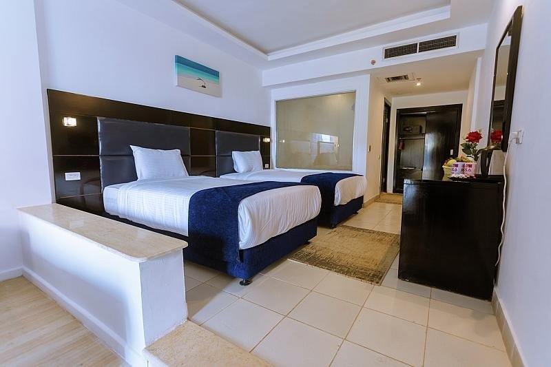 Hurghada utazás La Rosa Waves