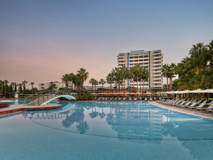 Antalya utazás Lara Barut Collection