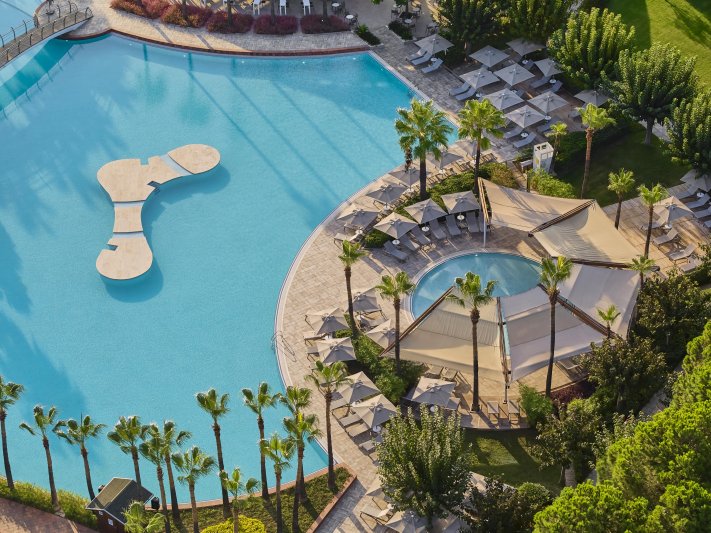 Antalya utazás Lara Barut Collection