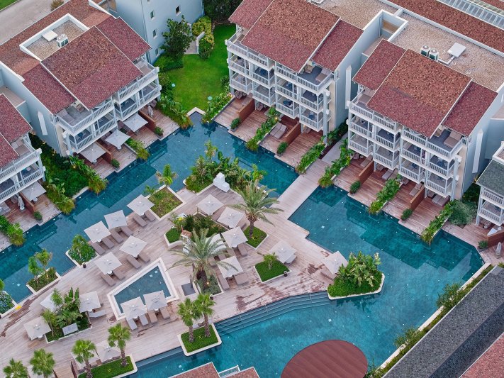 Antalya utazás Lara Barut Collection