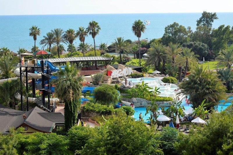 Belek utazás Limak Arcadia