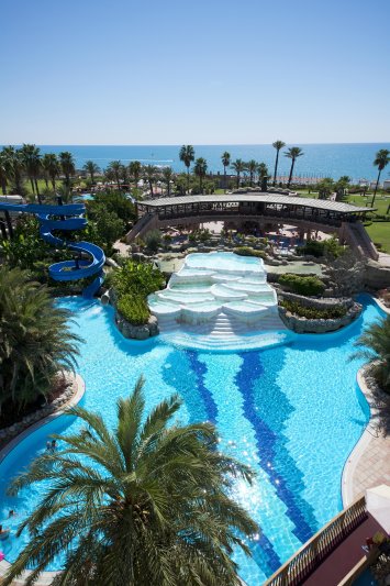 Belek utazás Limak Arcadia