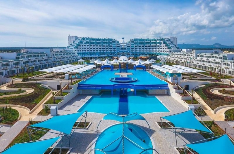 Észak-Ciprus utazás Limak Cyprus Deluxe Hotel