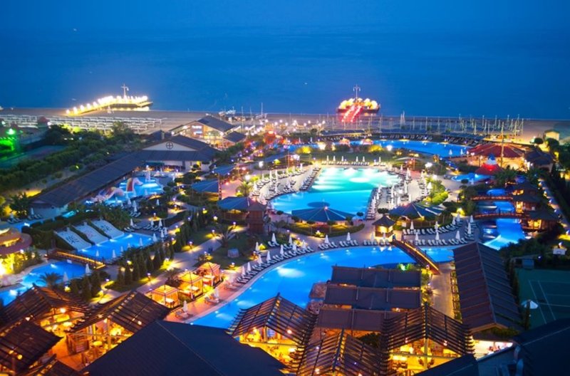 Antalya utazás Limak Lara Deluxe