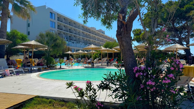 Lefkada-sziget utazás Ninos Grand Beach Hotel & Resort