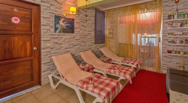 Side utazás Ozlem Garden