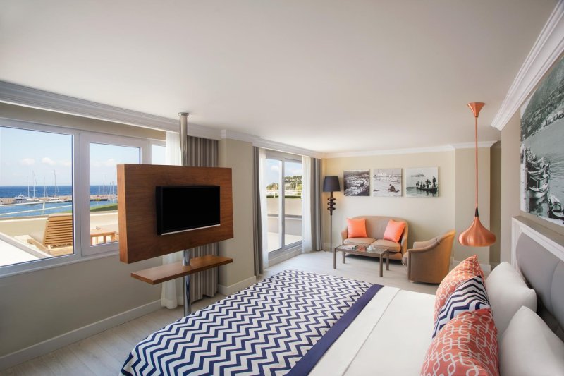 Kusadasi utazás Paloma Marina Suites