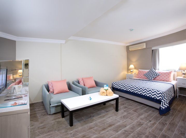 Kusadasi utazás Paloma Marina Suites