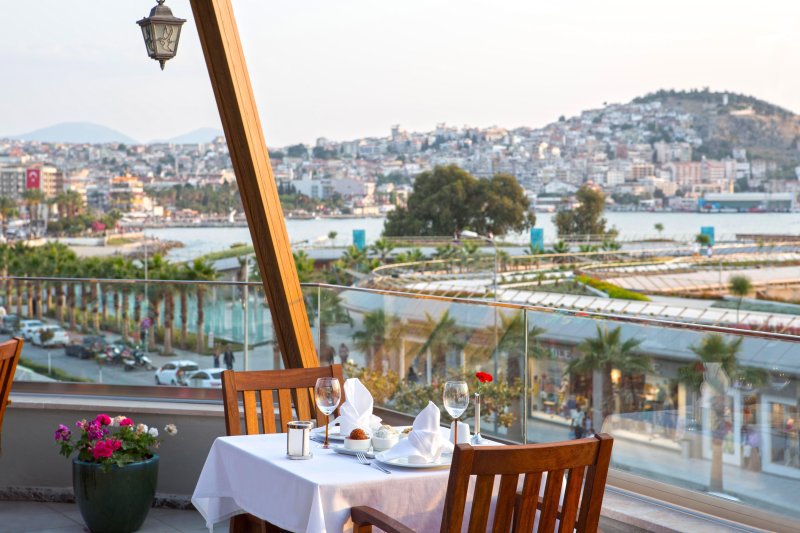 Kusadasi utazás Paloma Marina Suites