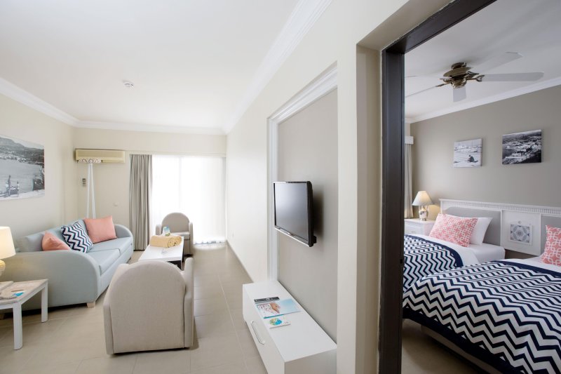 Kusadasi utazás Paloma Marina Suites