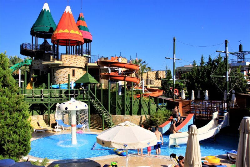 Alanya utazás Aqi Pegasos Royal