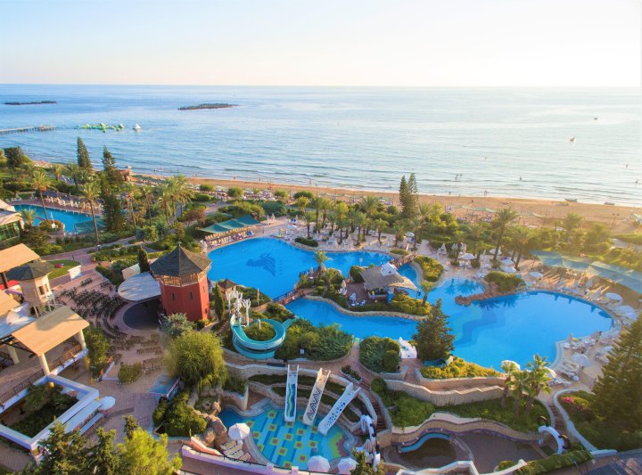 Alanya utazás Aqi Pegasos Royal