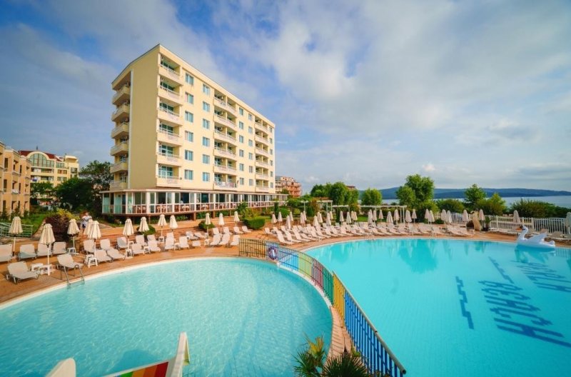 Napospart utazás Perla Beach