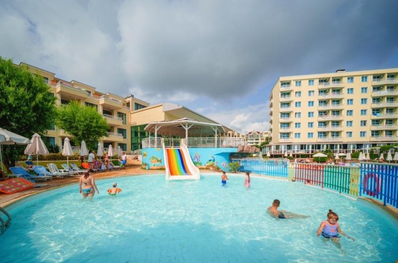 Napospart utazás Perla Beach