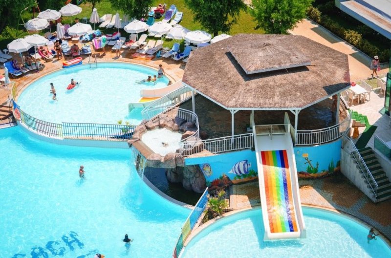 Napospart utazás Perla Beach