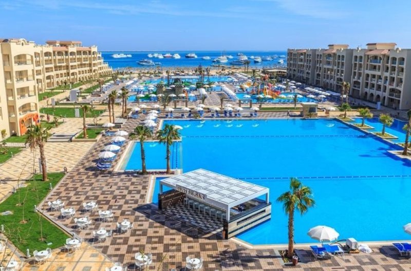 Hurghada utazás Pickalbatros White Beach Resort