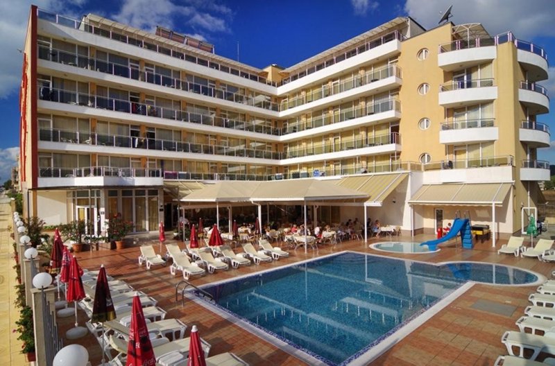 Napospart utazás Plamena Palace