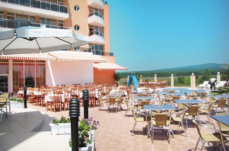 Napospart utazás Plamena Palace