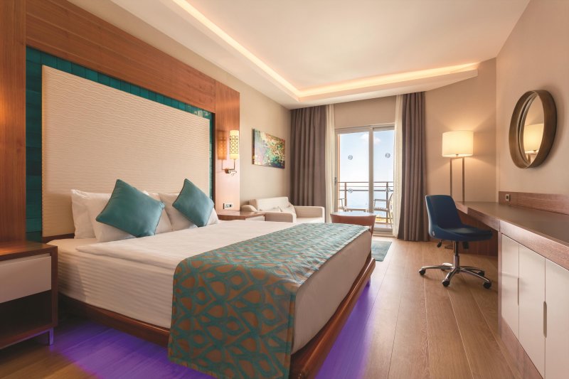 Kusadasi utazás Ramada Hotel & Suites Kusadasi