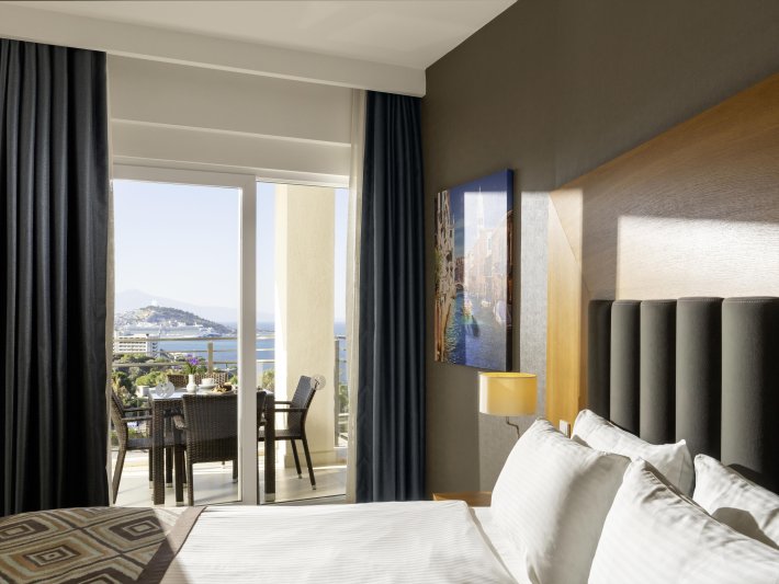 Kusadasi utazás Ramada Hotel & Suites Kusadasi