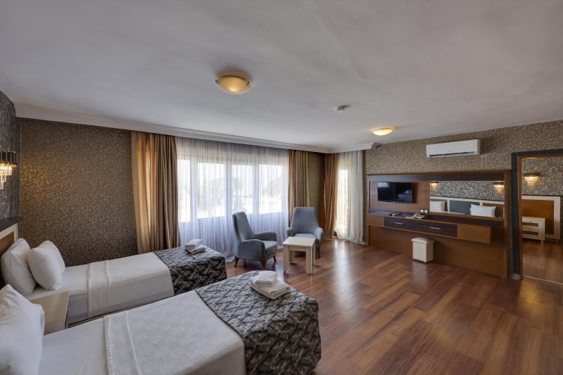 Kusadasi utazás Royal Beach Club