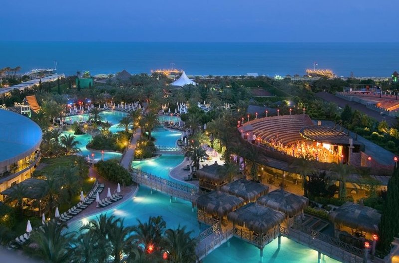 Antalya utazás Royal Wings