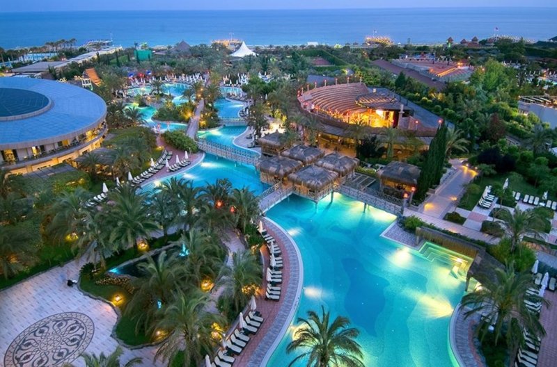 Antalya utazás Royal Wings