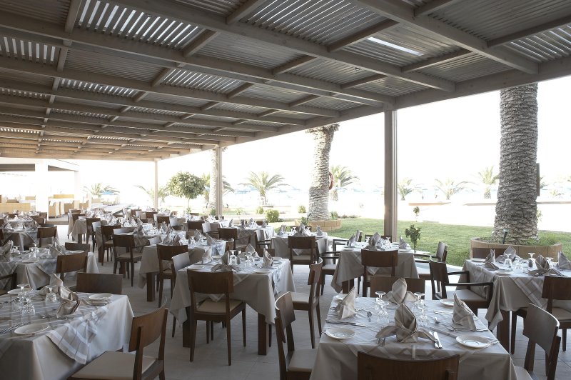 Rodosz utazás The Ixian Grand & Suites